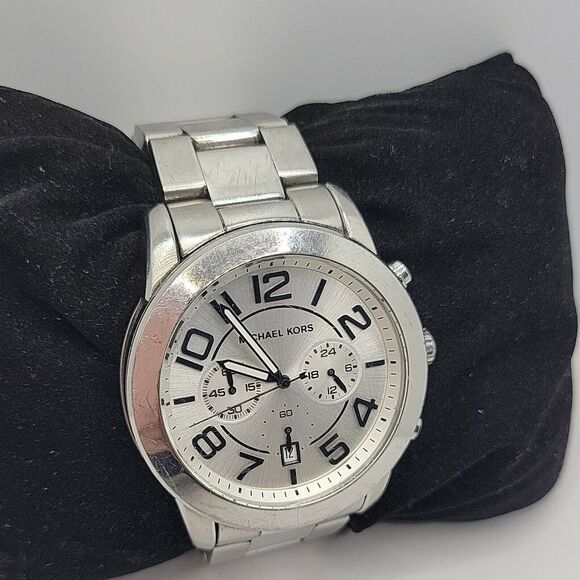 Michael Kors MK5290 Men's Silver Stainless Steel Analog Dial Quartz Watch AM518 - Picture 4 of 11